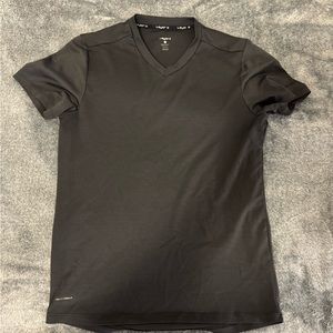 Layer 8 men’s v neck shirt qwick dry M